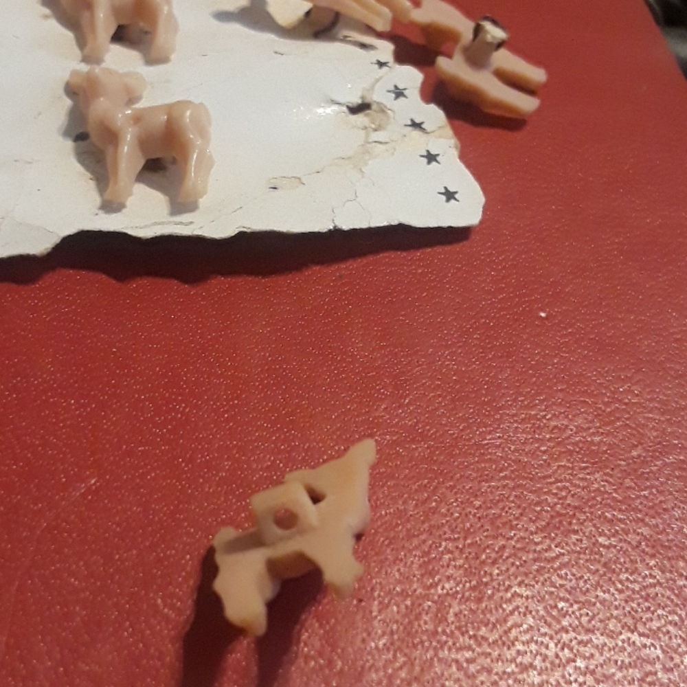 Buttons - Picture 2 of 7